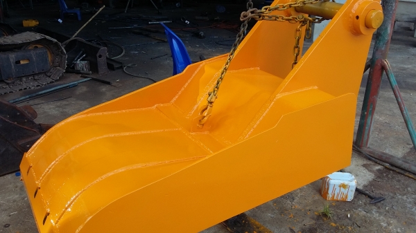 ขาย รับทำ บุ้งกี้ สับต้นปาล์ม แบคโฮ ทุกรุ่นครับ