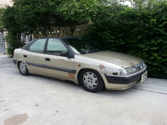 ขายรถเก๋งซีตรองXantia20.iปี1994ติดแก็สพร้อม59900สนใจ0853647170