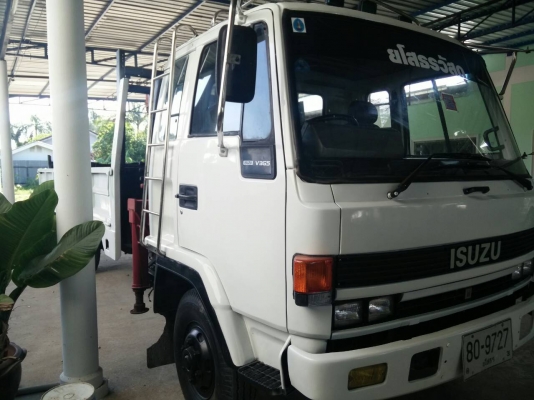 อีซูชุ  175 แรง ปี 38  เครน 3.3 ตัน (ขอบคุณเฮีย จากอุบลฯ ทำเงินร่ำรวย ครับ) กะบะยาว 5.5 เมตร  ราคา  680,000 บาท