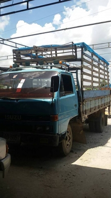 6 ล้อ KS วางหัว NPR ราคาถูกๆ 6 ล้อ KS วางหัว NPR ราคาถูกๆ