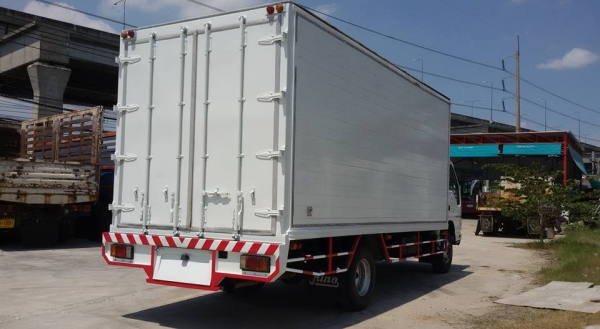 ขาย ISUZU NQR 175 แรงม้า ปี 2550 คอมมอนเรล ตู้ 4 บานยาว 5.5 เมตร สภาพสวยมาก ภายในหัวเก๋งสวย เบาะสะอา ขาย ISUZU NQR 175 แรงม้า ปี 2550 คอมมอนเรล ตู้ 4 บานยาว 5.5 เมตร สภาพสวยมาก ภายในหัวเก๋งสวย เบาะสะอา