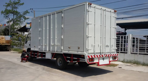 ขาย ISUZU NQR 175 แรงม้า ปี 2550 คอมมอนเรล ตู้ 4 บานยาว 5.5 เมตร สภาพสวยมาก ภายในหัวเก๋งสวย เบาะสะอา ขาย ISUZU NQR 175 แรงม้า ปี 2550 คอมมอนเรล ตู้ 4 บานยาว 5.5 เมตร สภาพสวยมาก ภายในหัวเก๋งสวย เบาะสะอา