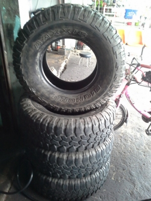 Maxxis Bighorn 285/75/16 ปี09 สภาพดี 1ชุด