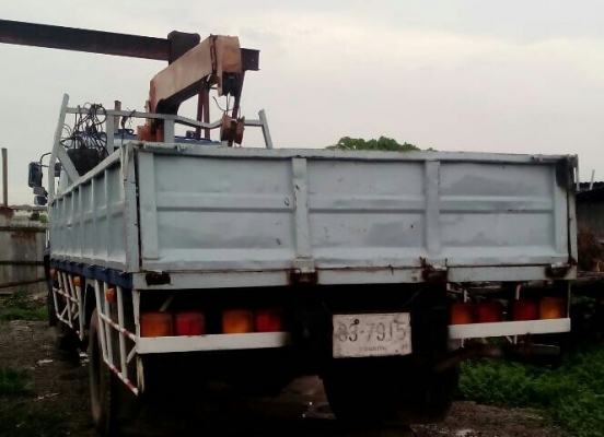 หกล้อ อีซุซุ FTR32LM195แรง เครน 3.6ตันท้องVช่วงยาว6.20ม สภาพดีพร้อมใช้งาน เอกสาร ทะเบียนพร้อมโอน