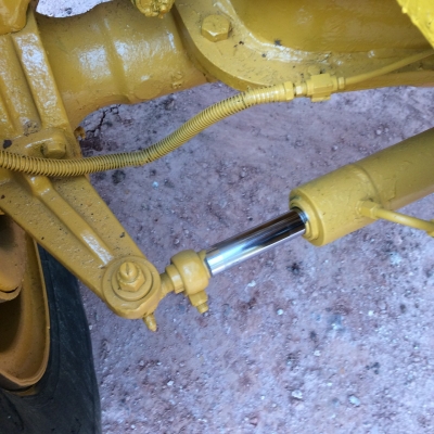 รถตักล้อยาง JH 30 B รถใช้งานปรกติ เครื่องแน่น ต่อแขนแล้ว ทำสีใหม่ กระจกหัวเก๋งใหม่ หุ้มเบาะใหม่