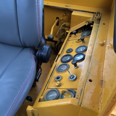 รถตักล้อยาง JH 30 B รถใช้งานปรกติ เครื่องแน่น ต่อแขนแล้ว ทำสีใหม่ กระจกหัวเก๋งใหม่ หุ้มเบาะใหม่