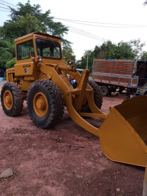 รถตักล้อยาง JH 30 B รถใช้งานปรกติ เครื่องแน่น ต่อแขนแล้ว ทำสีใหม่ กระจกหัวเก๋งใหม่ หุ้มเบาะใหม่