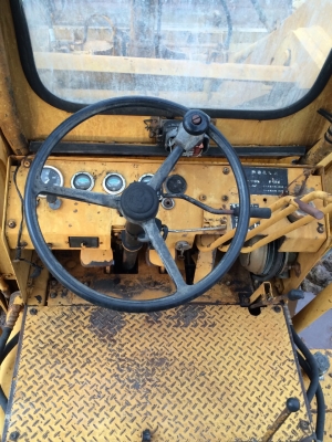 รถตักล้อยาง KOMATSU SD 23-1 สภาพเดิมๆ เครื่องแน่น ตรวจเช็คแล้วพร้อมใช้งาน มีเอกสาร