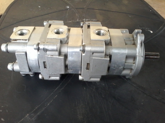 มัดจำแล้วครับ จาก คุณ รักเดชา จังหวัดตรัง ปั๊มไฮดรอลิค ของ PC 40-7  สภาพสวยๆ แรงๆ