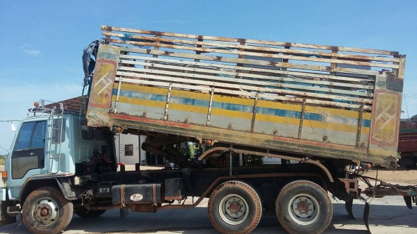 ISUZU ROCKY แม่+ ลูก ดัมพ์ 240 แรงม้า ปีจดทะเบียน 2544 ISUZU ROCKY แม่+ ลูก ดัมพ์ 240 แรงม้า ปีจดทะเบียน 2544