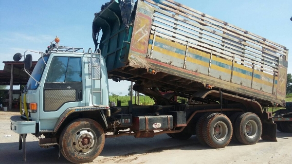 ISUZU ROCKY แม่+ ลูก ดัมพ์ 240 แรงม้า ปีจดทะเบียน 2544 ISUZU ROCKY แม่+ ลูก ดัมพ์ 240 แรงม้า ปีจดทะเบียน 2544