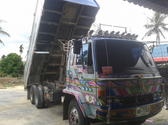 หลุดมัดจำขายต่อคัฟร๊อค FVZ12MY 175แรง เกียร์เดิม6เกียร์สโลอินเตอร์3สปีดกระบะเหล็กข้างเรียบสภาพสวยพร้อมใช้งาน