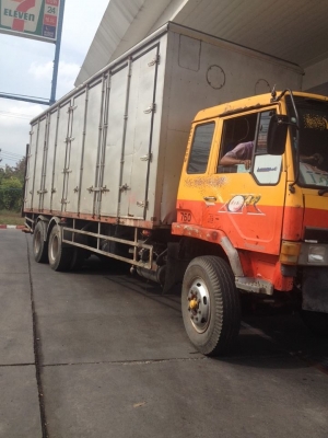 ขายด่วน!!! สิบล้อเพลาเดียวตู้แห้ง