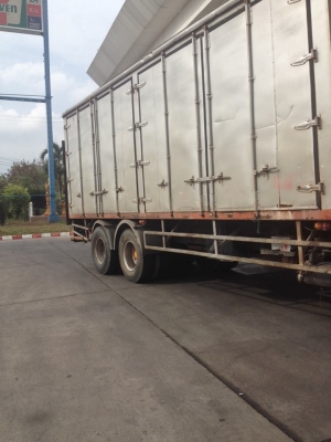 ขายด่วน!!! สิบล้อเพลาเดียวตู้แห้ง