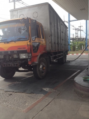 ขายด่วน!!! สิบล้อเพลาเดียวตู้แห้ง