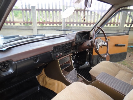 TOYOTA ม้ากระโดด 4ประตู เครื่องดีเซล หน้าหลังเดิมๆ แอร์เย็น TOYOTA ม้ากระโดด 4ประตู เครื่องดีเซล หน้าหลังเดิมๆ แอร์เย็น