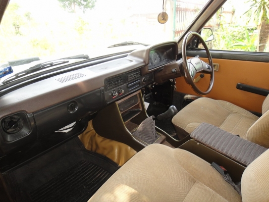 TOYOTA ม้ากระโดด 4ประตู เครื่องดีเซล หน้าหลังเดิมๆ แอร์เย็น TOYOTA ม้ากระโดด 4ประตู เครื่องดีเซล หน้าหลังเดิมๆ แอร์เย็น