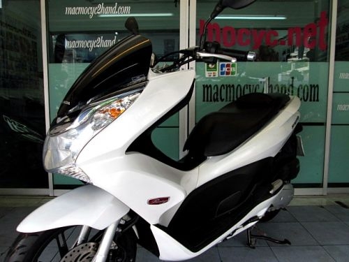 pcx 150 สีขาวมุก พิมนิยม รถเดือน พฤษภาคม ปี 56 ไมล์ 2 หมื่นโล ยางหน้าหลังใหม่พร้อมใช้ แถม 3รายการ 51900