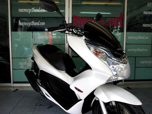 pcx 150 สีขาวมุก พิมนิยม รถเดือน พฤษภาคม ปี 56 ไมล์ 2 หมื่นโล ยางหน้าหลังใหม่พร้อมใช้ แถม 3รายการ 51900