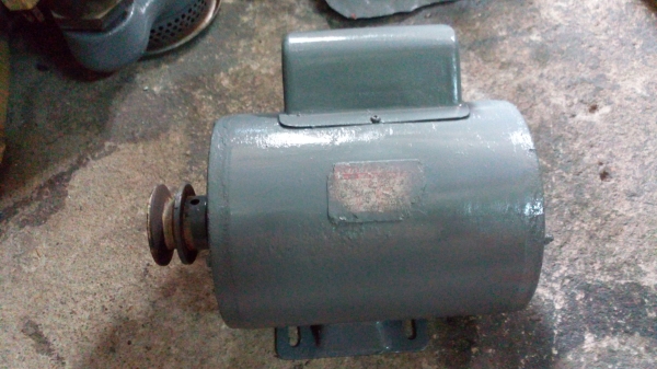 ขาย !! มอเตอร์1 แรง 220 v.มิตซู รอบ1440 สภาพพร้อมใ้ช้งาน ขาย !! มอเตอร์1 แรง 220 v.มิตซู รอบ1440 สภาพพร้อมใ้ช้งาน