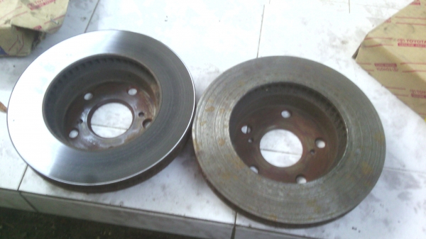 ขายจานดิสเบรคหน้าTOTOYA VIGO2.5  รถปี54 คู่หนึ่ง
