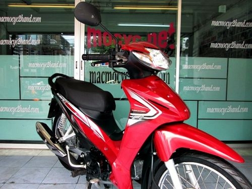 wawe 110 i สีแดง ลายใหม่ล่าสุดปี 58 รถเดือน ม ค. ปี 58 ไมล์น้อย 9 ร้อยโลเท่านั้น แถม 4 รายการ 31900