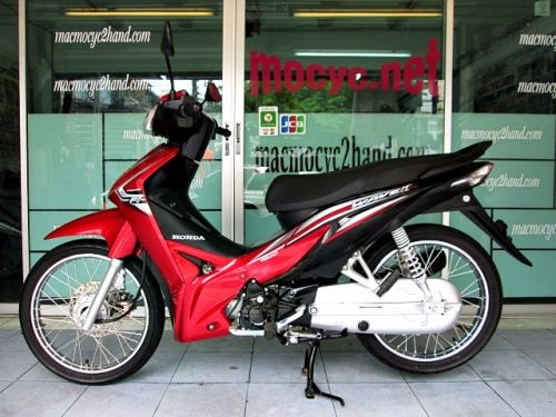 wawe 110 i สีแดง ลายใหม่ล่าสุดปี 58 รถเดือน ม ค. ปี 58 ไมล์น้อย 9 ร้อยโลเท่านั้น แถม 4 รายการ 31900