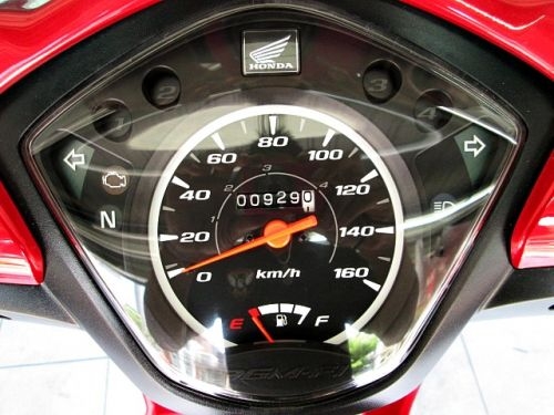 wawe 110 i สีแดง ลายใหม่ล่าสุดปี 58 รถเดือน ม ค. ปี 58 ไมล์น้อย 9 ร้อยโลเท่านั้น แถม 4 รายการ 31900