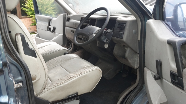 ขายรถโฟล์คไม่มีทะเบียนสภาพสวยตามรูป เครื่องเกียร์มีแต่ขาดปั๊มติ๊กลูกลอยถังน้ำมันเครื่องไม่เคยดมแก๊ส(ไม่มีทะเบียน)ขายเอาไปทำที่นอนหรือร้านทำอะไหล่ครับ ขาย 45000 บาทเท่านั้น