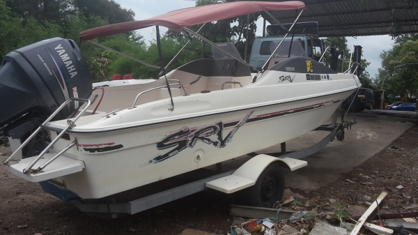 ขายเรือ21ฟุตครึ่งเป็นเรือนำเข้าครับ มีซาวเดอร์ดูปลาติดเรือมา มีห้องปลาเป็น เครื่องยามาฮ่า80แรง รุ่นใหม่4จังหวะ ใช้งานไม่กี่ครั้งเป็นเรือ2ชั้นครับ ขาย 385000 บาท พร้อมเทเลอร์ครับ