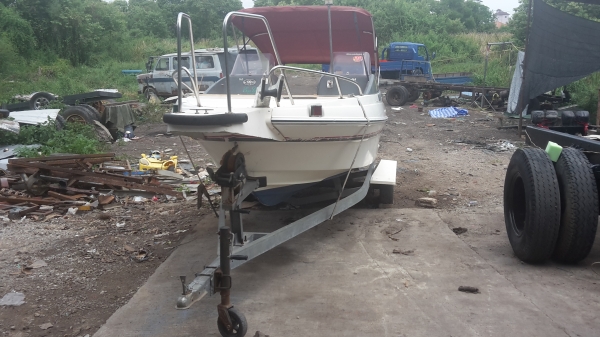 ขายเรือ21ฟุตครึ่งเป็นเรือนำเข้าครับ มีซาวเดอร์ดูปลาติดเรือมา มีห้องปลาเป็น เครื่องยามาฮ่า80แรง รุ่นใหม่4จังหวะ ใช้งานไม่กี่ครั้งเป็นเรือ2ชั้นครับ ขาย 385000 บาท พร้อมเทเลอร์ครับ