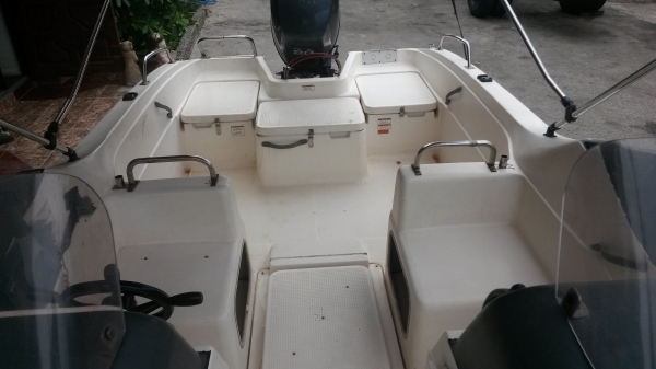 ขายเรือ21ฟุตครึ่งเป็นเรือนำเข้าครับ มีซาวเดอร์ดูปลาติดเรือมา มีห้องปลาเป็น เครื่องยามาฮ่า80แรง รุ่นใหม่4จังหวะ ใช้งานไม่กี่ครั้งเป็นเรือ2ชั้นครับ ขาย 385000 บาท พร้อมเทเลอร์ครับ