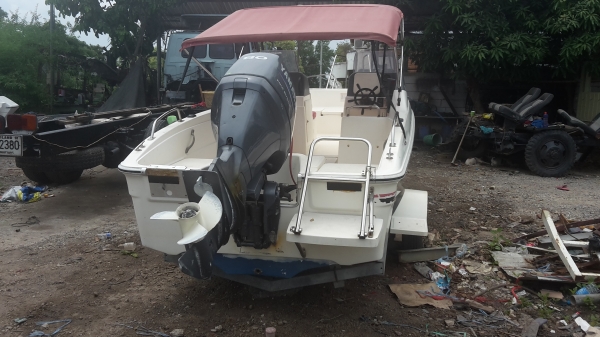 ขายเรือ21ฟุตครึ่งเป็นเรือนำเข้าครับ มีซาวเดอร์ดูปลาติดเรือมา มีห้องปลาเป็น เครื่องยามาฮ่า80แรง รุ่นใหม่4จังหวะ ใช้งานไม่กี่ครั้งเป็นเรือ2ชั้นครับ ขาย 385000 บาท พร้อมเทเลอร์ครับ