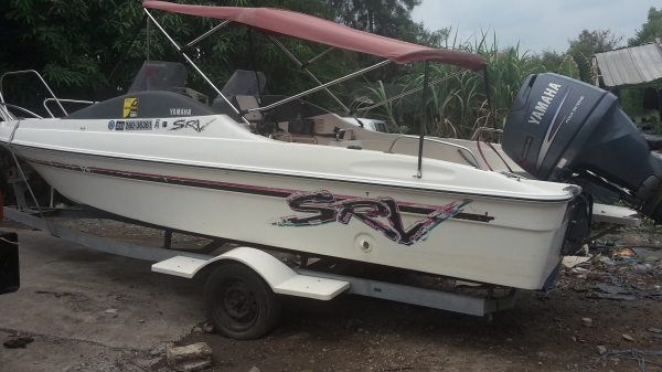 ขายเรือ21ฟุตครึ่งเป็นเรือนำเข้าครับ มีซาวเดอร์ดูปลาติดเรือมา มีห้องปลาเป็น เครื่องยามาฮ่า80แรง รุ่นใหม่4จังหวะ ใช้งานไม่กี่ครั้งเป็นเรือ2ชั้นครับ ขาย 385000 บาท พร้อมเทเลอร์ครับ