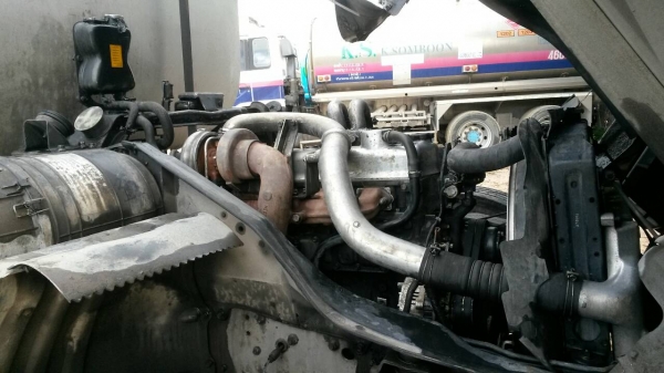 ขายรถสิบล้อเพลาเดียวเครือง225แรงรถน้ำมัน16000ลิตรโหลดล่าง