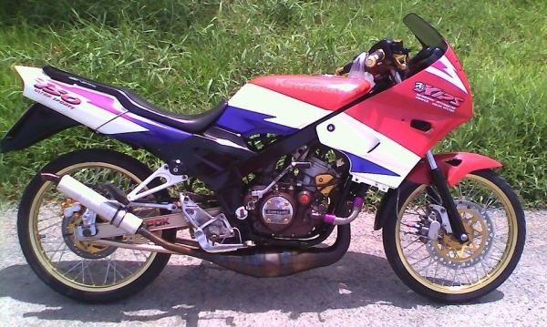 ลดๆๆ ขาย KAWASAKI KR150 ปี41 เสือเงิน อามดามล่าง ทะเบียน ไม่โอน ทะเบียน59 ขาย20500