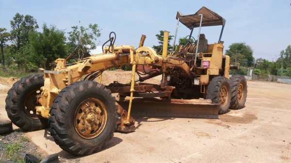 ขายถูกรถเกรด KOMATSU GD 37 สภาพพร้อมใช้เครื่องเดิมเกียร์เดิมเอกสารใบสัญญาซื้อขาย