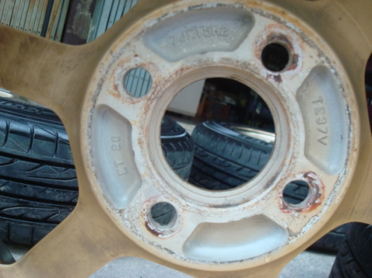 ล้อพร้อมยางสภาพดี