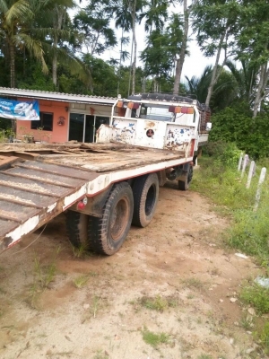 ขายรถบรรทุกรถแบคโฮ 2 เพลาสภาพพร้อมใช้ทะเบียนเต็มชุดโอนพร้อม