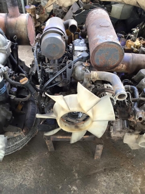 เครื่อง 4D88E komatsu เก่านอก เครื่อง 4D88E komatsu เก่านอก