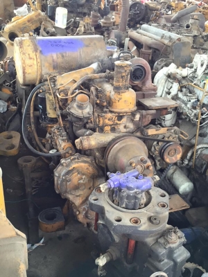 เครื่อง 4D105 komatsu เก่าใน เครื่อง 4D105 komatsu เก่าใน