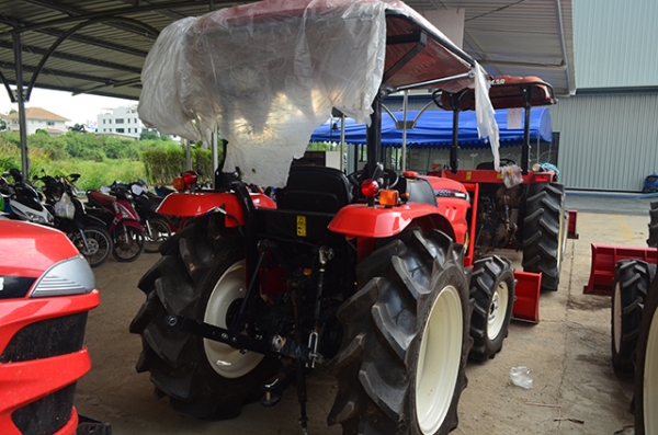 เปิดประมูลรถแทรคเตอร์ YANMAR EF393T มือสองสภาพเยี่ยมกว่า 80 คัน ราคา 99,999.- ที่สยามอินเตอร์การประมูล 6 มิ.ย. 58นี้