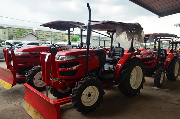 เปิดประมูลรถแทรคเตอร์ YANMAR EF393T มือสองสภาพเยี่ยมกว่า 80 คัน ราคา 99,999.- ที่สยามอินเตอร์การประมูล 6 มิ.ย. 58นี้