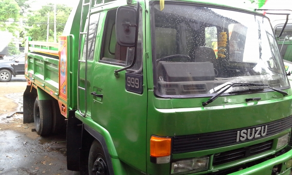 ขายหกล้อดั้ม 195 รถสวยพร้อมใช้ราคา740000 ยางใหม่ คัชชีสวย สีสวยทั้งคัน เล่มทะเบียนมี