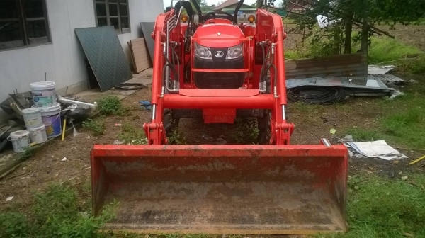 ขายรถไถ KUBOTA L4708 สภาพใหม่ป้ายแดง ใช้งานแค่ 700 ชั่วโมง อุปกรณ์บุ้งกี๋ตักหินทราย เอกสารสัญญาซื้อขาย ขายรถไถ KUBOTA L4708 สภาพใหม่ป้ายแดง ใช้งานแค่ 700 ชั่วโมง อุปกรณ์บุ้งกี๋ตักหินทราย เอกสารสัญญาซื้อขาย