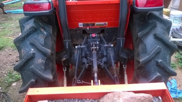 ขายรถไถ KUBOTA L4708 สภาพใหม่ป้ายแดง ใช้งานแค่ 700 ชั่วโมง อุปกรณ์บุ้งกี๋ตักหินทราย เอกสารสัญญาซื้อขาย ขายรถไถ KUBOTA L4708 สภาพใหม่ป้ายแดง ใช้งานแค่ 700 ชั่วโมง อุปกรณ์บุ้งกี๋ตักหินทราย เอกสารสัญญาซื้อขาย