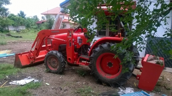 ขายรถไถ KUBOTA L4708 สภาพใหม่ป้ายแดง ใช้งานแค่ 700 ชั่วโมง อุปกรณ์บุ้งกี๋ตักหินทราย เอกสารสัญญาซื้อขาย ขายรถไถ KUBOTA L4708 สภาพใหม่ป้ายแดง ใช้งานแค่ 700 ชั่วโมง อุปกรณ์บุ้งกี๋ตักหินทราย เอกสารสัญญาซื้อขาย