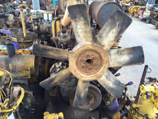 เครื่อง 6D150 Komatsu เก่าใน