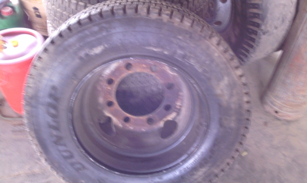 ยาง พร้อมกะทะ 245/70R19.5 สวยๆ