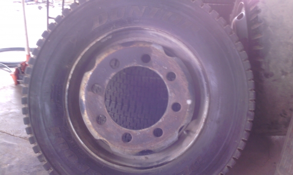 ยาง พร้อมกะทะ 245/70R19.5 สวยๆ